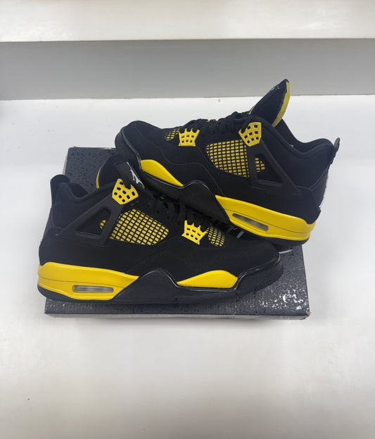 Jordan 4 Thunder Pre-owned Size 9