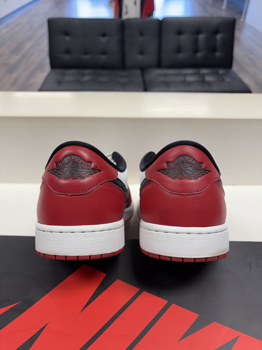 Jordan 1 Low Chicago Pre-owned Size 11.5