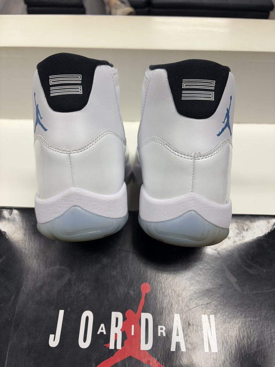 Jordan 11 Legend Blue Pre-owned Size 10.5 (Replacement Box)