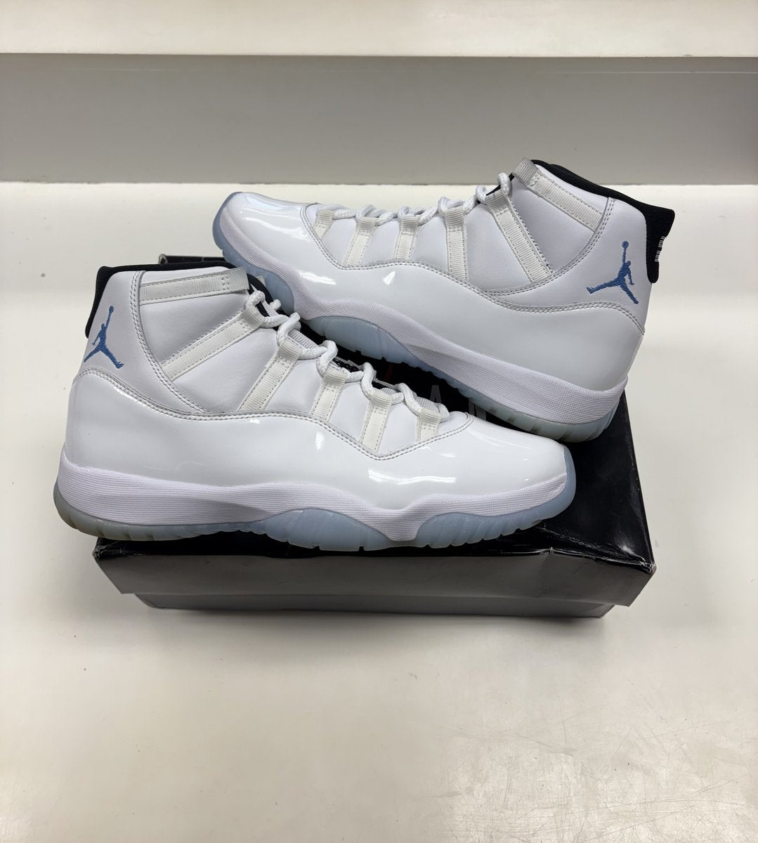 Jordan 11 Legend Blue Pre-owned Size 10.5 (Replacement Box)