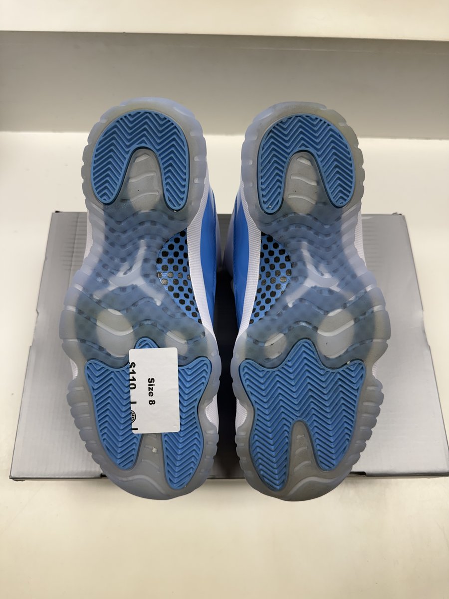 Jordan 11 Low University Blue - Pre-owned
