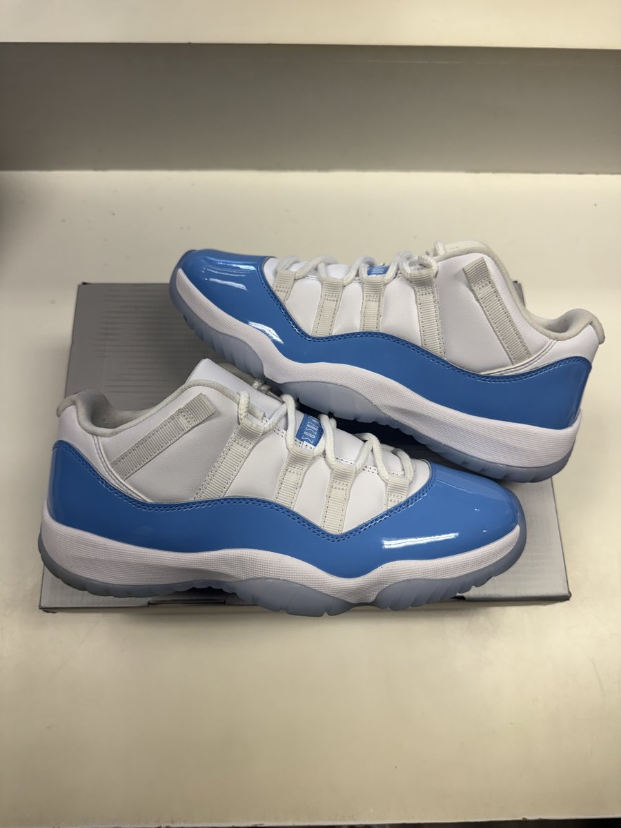 Jordan 11 Low University Blue - Pre-owned