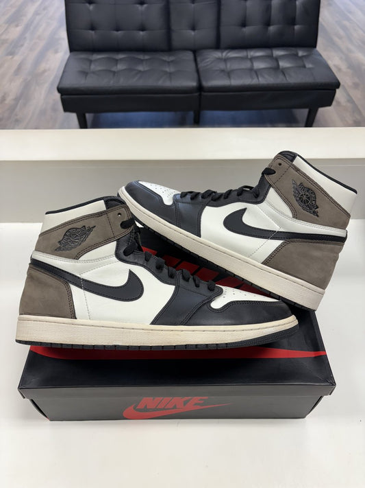 Jordan 1 High Mocha Size 13 Pre-owned